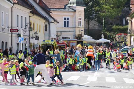 Tudi otroci kamniških šol in vrtcev so bili danes trajnostno povezavi  (159)